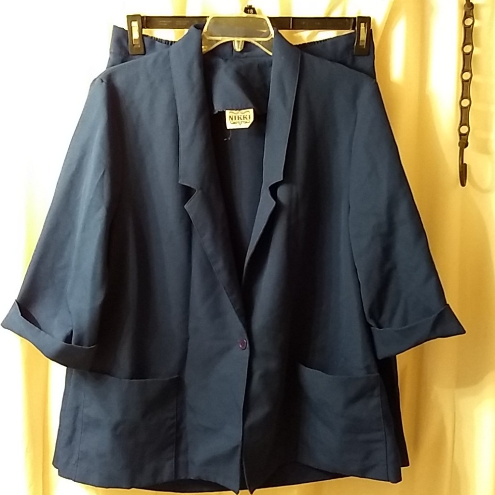 A Navy 2 Piece Summer Suit